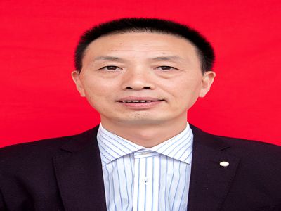 冉澤明：遠恒佳學校小學部副校長，高級教師，全國優(yōu)秀教師、全國新教育榜樣教師、重慶市骨干教師，榮獲重慶市美術優(yōu)質課一等獎